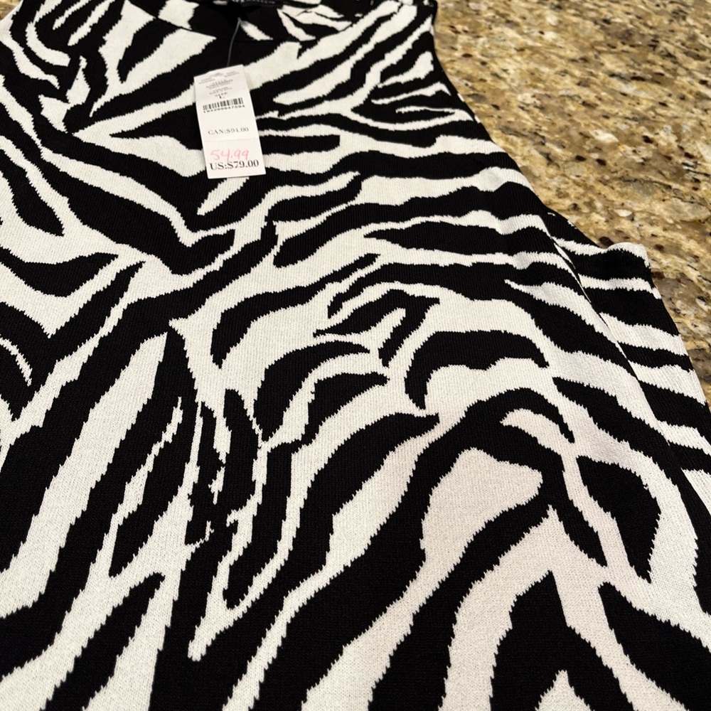 White House Black Market Fitted Black and White Halter Top Animal Print Sz Large - Picture 4 of 7